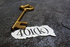 a diagram showing the words 401(k) with a key on top of it symbolizing a 401(k) plan for an individual who is looking to save